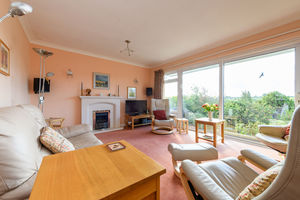 Sitting Room- click for photo gallery
